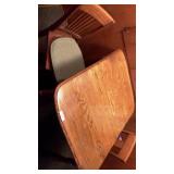 oak table w/ 2 chairs