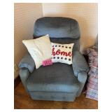Rocker/recliner w/ throw pillows
