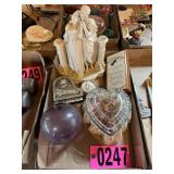 Flat of glassware decor, candle holder