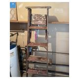 Wood stepladder