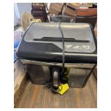 Desktop paper shredder