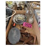 Flat of hurricane, 3-tier snack stand, wood plate