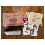 The Pampered Chef stoneware loaf pan and apple