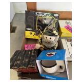 Flat of battery operted tarantula, camo hunter