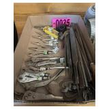 Flat of new assorted sized vice grips and