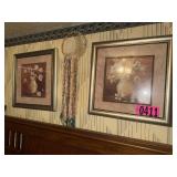 Wall d©cor lot: matching framed floral prints,