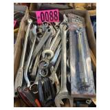 Box lot: large assortment of combination