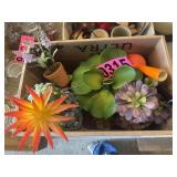 Box lot: decorative artificial plant d©cor and