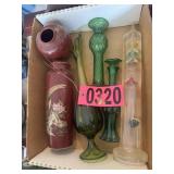 Box lot: lava lamp, decorative glass vases