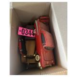 Box lot: Vintage collectible model cars, classic