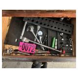 Drawer lot: ratchets, breaker bar, extensions,