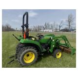 John Deere 2032R utility tractor w/ loader, 479