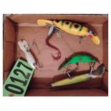 Flat of assorted hard tackle fishing lures