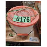 Fishing live bait container