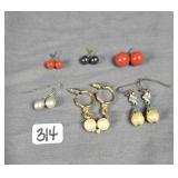 (6) vintage-style cosutme earrings featuring faux