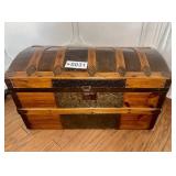 Vintage wood trunk 27.75"W x 14"T x 13"D