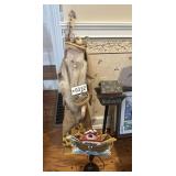 Noahï¿½s Ark themed decor stands