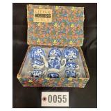 Vintage Little Hostess mini blue willow tea set