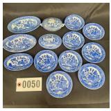 Vintage blue willow plates & covered dish set