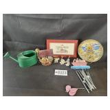 Noahï¿½s Ark themed Decorative wall plaques, plate,
