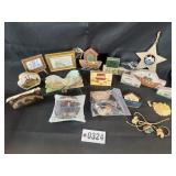 Noahï¿½s Ark themed Assorted pictures and wood