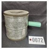 Vintage metal 5 cup sifter w/ side handle