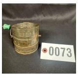 Vintage metal 1 cup sifter w/ side handle