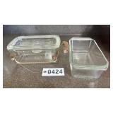(3) Pyrex loaf dishes, (1) lid & expandable wire