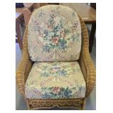 Stationary wicker side chair