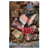 Ceramic pilgrim village set