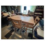 Kitchen Table / 4 Chairs