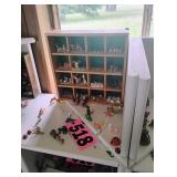 Box of Assorted Mini Animals