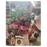 Flat of Floral Decor / Plastic Duck