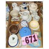 Flat of Pitchers / Plates (Mini)
