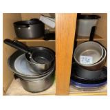 Cabinet Kitchen Pots, Skillets & Pans Assortment