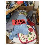Quilted Fabric Oven Mitts & Potholders Bundle
