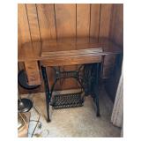Antique Singer Treadle Sewing Machine In Wooden Cabinet Table