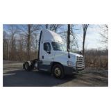 2015 Freightliner Single Axle Daycab Semi Truck