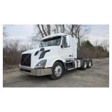 2011 Volvo Daycab Semi Truck