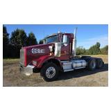 2015 Kenworth T800 60 Series Daycab Semi Truck