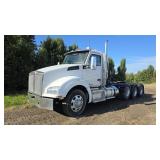 2015 Kenworth T880 Tri Axle Heavy Haul Semi Truck