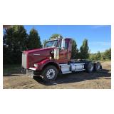 2018 Kenworth T800 60 Series Daycab Semi Truck