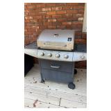 Gas grill with griddle