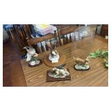 For home interior figures, including wood bases,