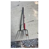 2 pitchforks