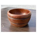 Round turned wood bowl 12/1994