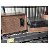 Vintage Stereo Turntable w/ speakers