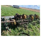 JD 4 row cultivator w/rolling basket,