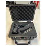 765, Beretta Model 81, 32 cal, 2 magazines