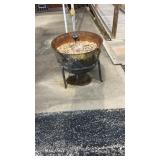 Cast-iron pot with stand